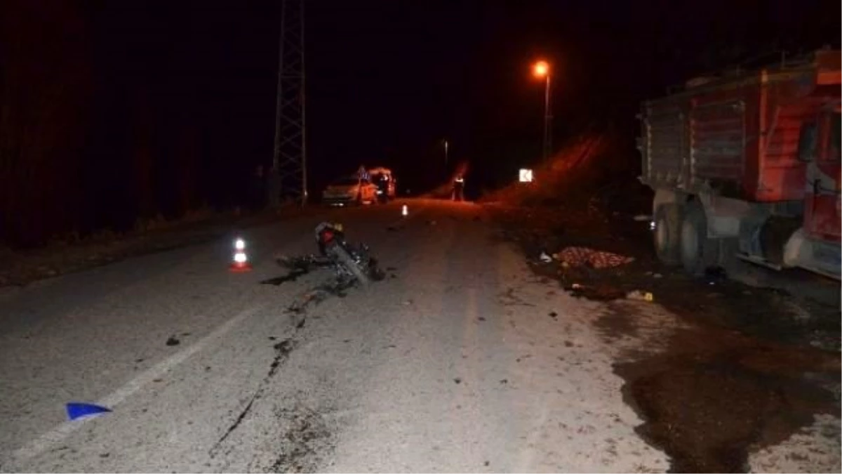 Oltu\'da Trafik Kazası: 1 Ölü, 1 Yaralı