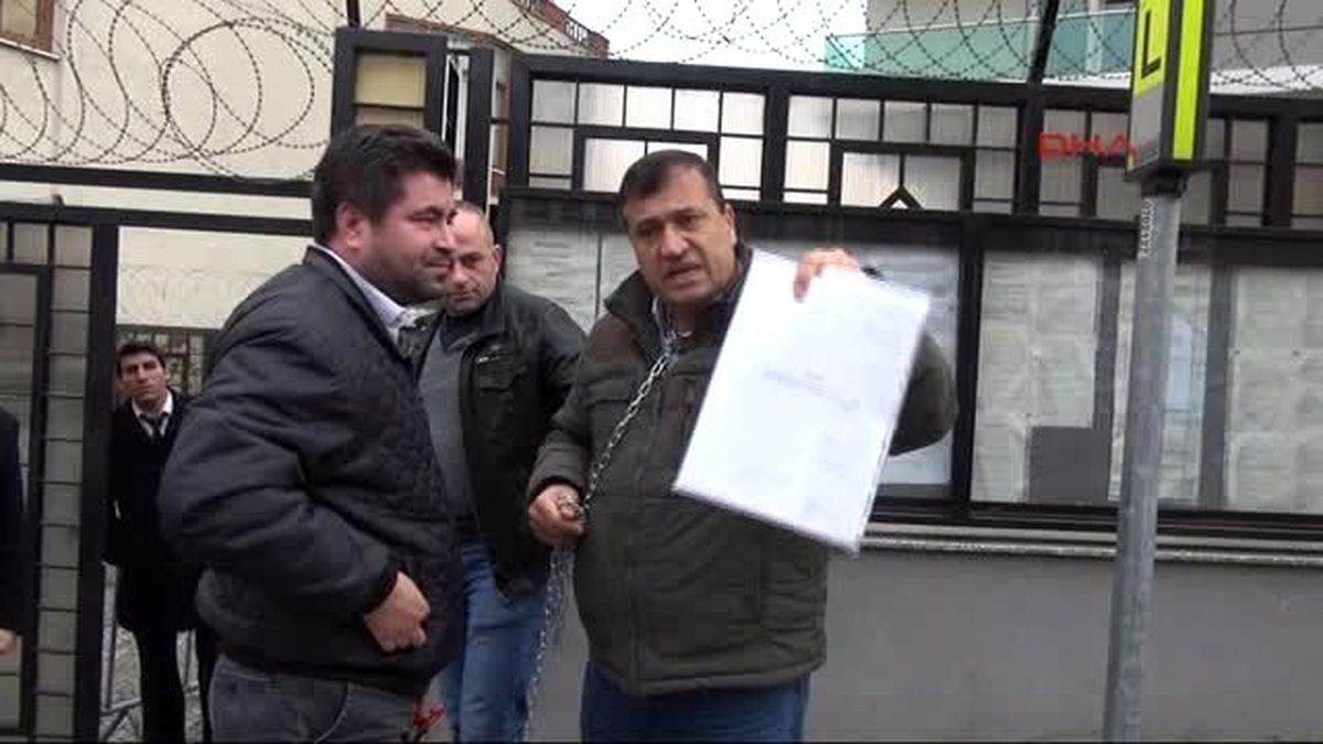 Romanya Başkonsolosluğu Önünde Zincirli Eylem