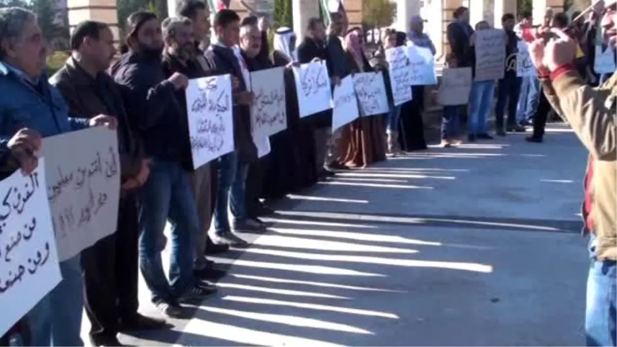 Suriyeliler Geçici Hükümeti Protesto Etti