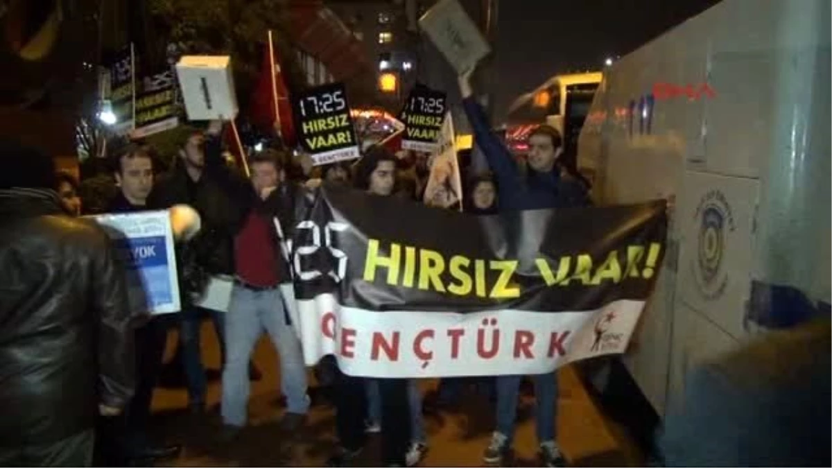 Beşiktaş\'taki 17 Aralık Eyleminde Arbede