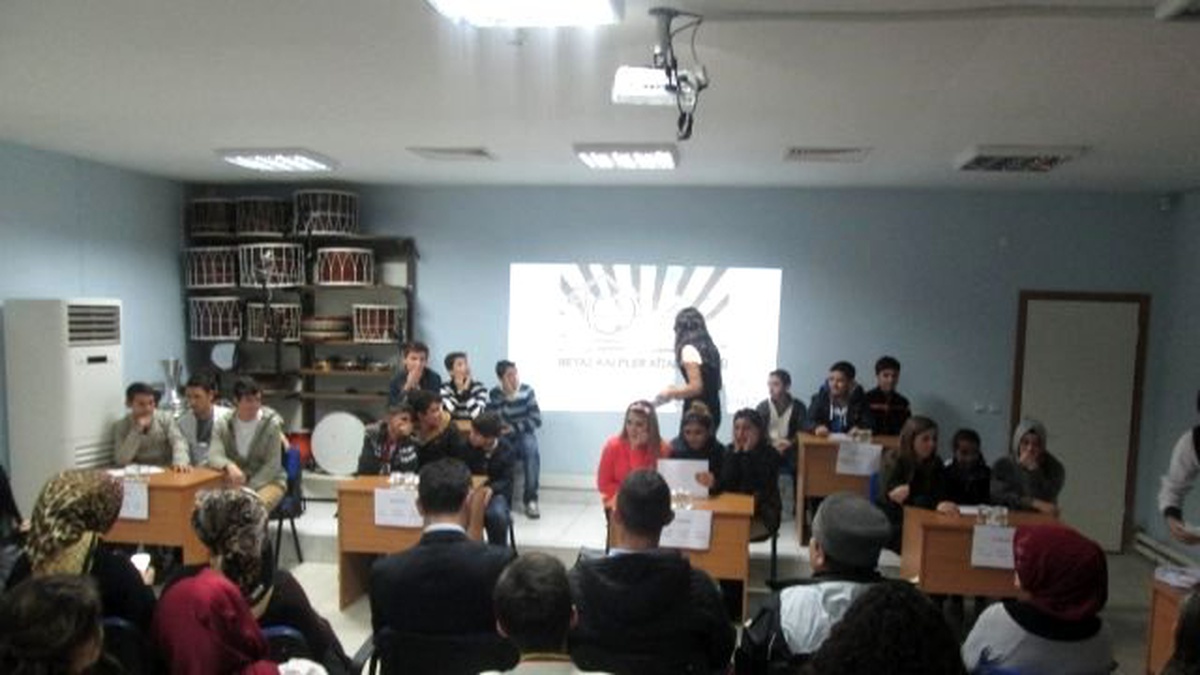 Beyaz Kalpler De Bilgi Yarışması Heyecanı
