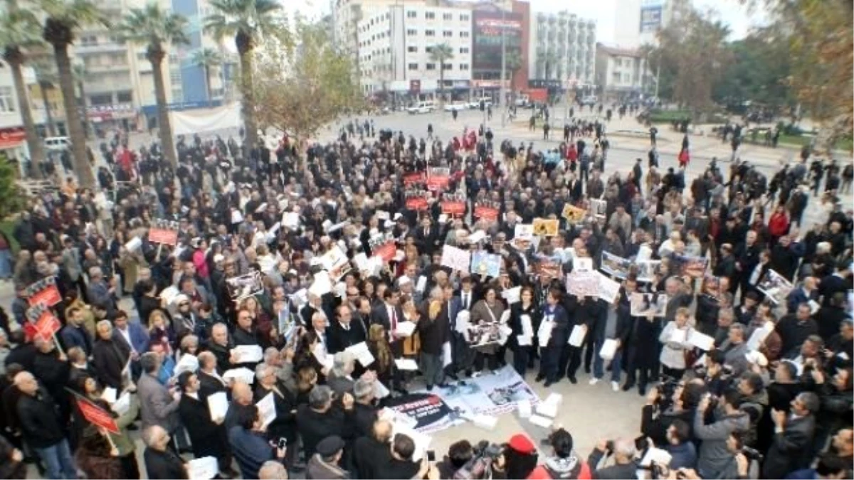Chp, Denizli Büyükşehir Belediyesine 17 Aralık Pankartı Asıldı