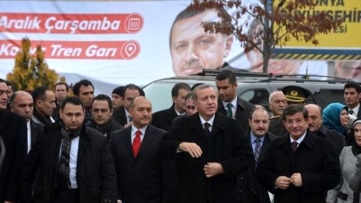 "Bu Ülkeyi Hoca Görüntüsü Altındaki Şaklabanlara Teslim Etmeyeceğiz"