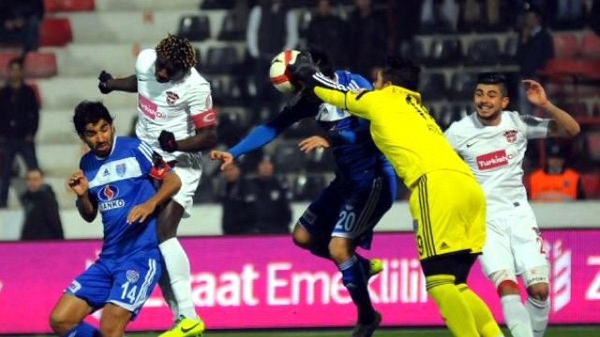 Gaziantepspor-Gaziantep Büyükşehir Maçı 0-0 Bitti