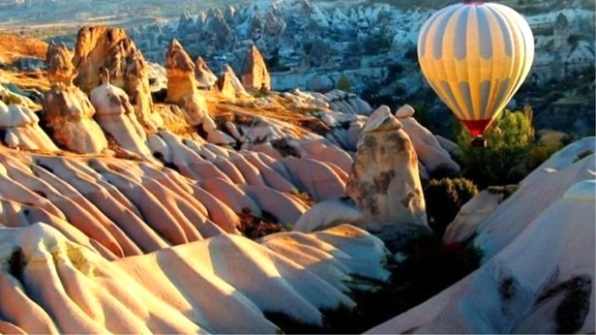 Kapadokya\'da Balon Düştü: 1 Ölü, 9 Yaralı