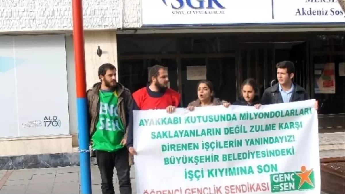 Önce Eylem Yaptılar, Sonra Gönüllü Gözaltına Alındılar