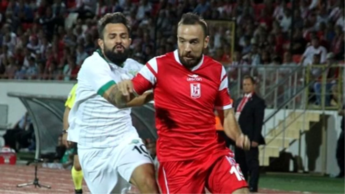 Ünlü Futbolcu Sercan Yıldırım\'a 3 Ay Hapis Cezası