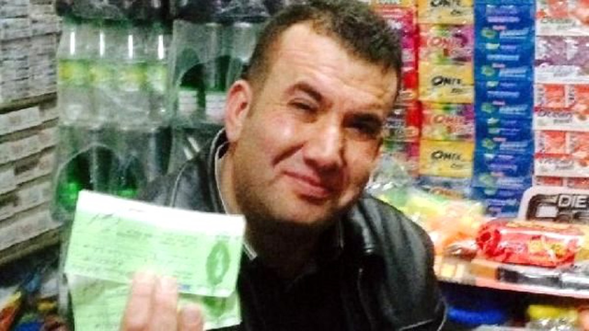 Yolda Bulduğu 13 Bin TL\'lik Çeki, Bankaya Teslim Etti