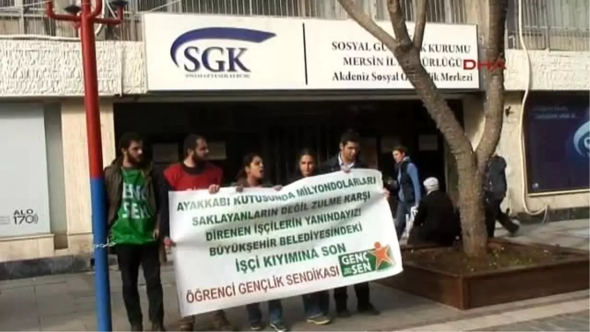 Zincirli Eylemciler Direnmeden Gözaltına Alındı