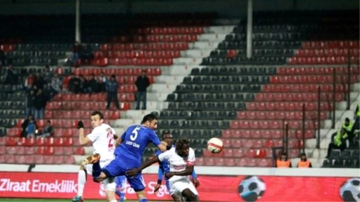 Gaziantepspor-Gaziantep Büyükşehir Belediyespor Maçı 0-0 Bitti