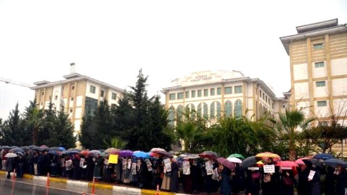 14 Aralık Protestosunda \'Korkma Titre\' Sloganı Attılar