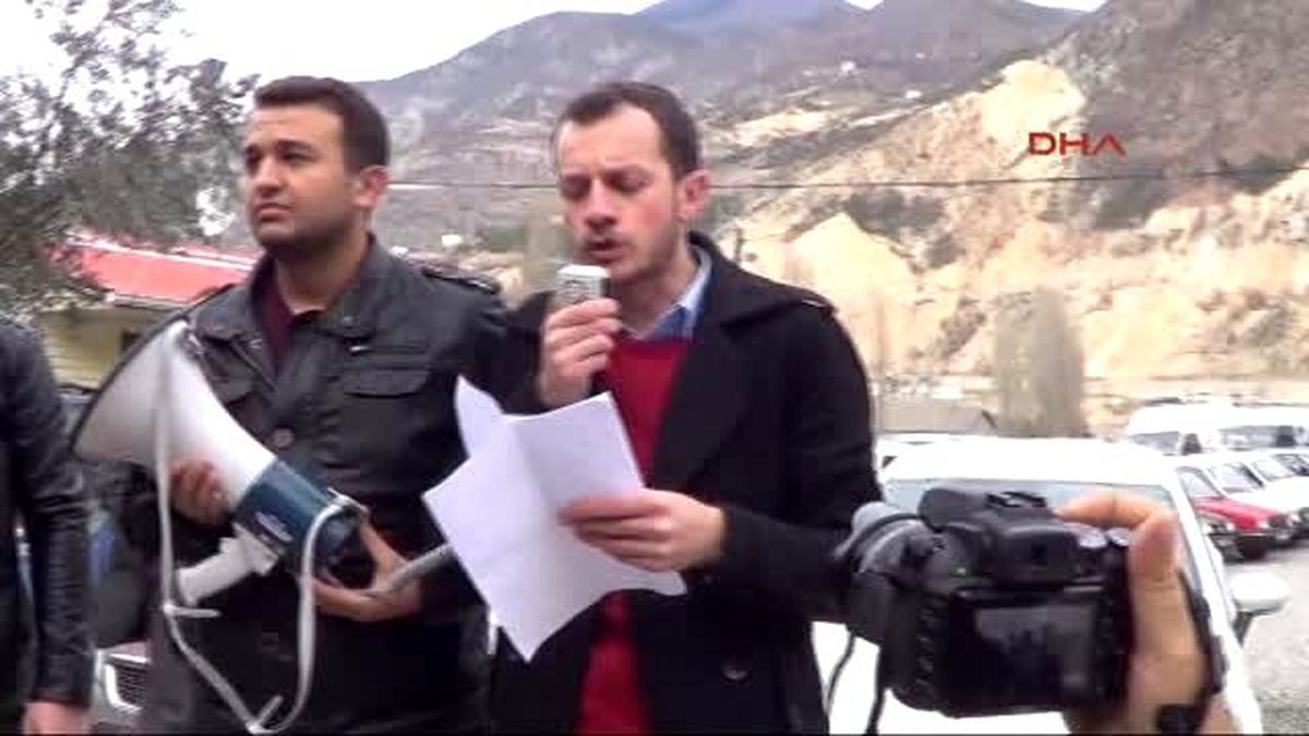 Artvin\'de Öğrencilerin Ulaşım Eylemi