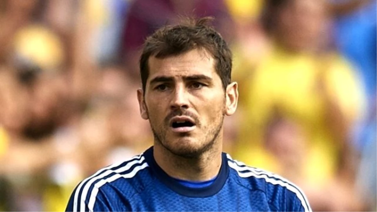 Casillas 700. Kez...