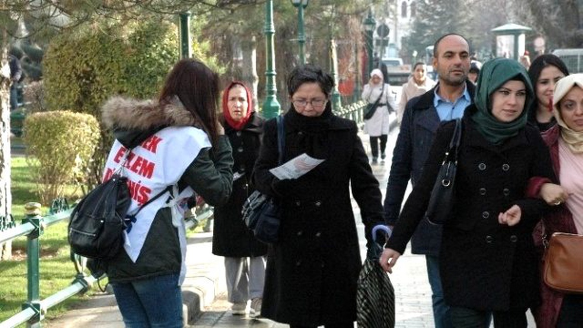 Eğitim-İş\'ten \'Laik Eğitim ve Emeğe Saygı\' Yürüyüşüne Davet