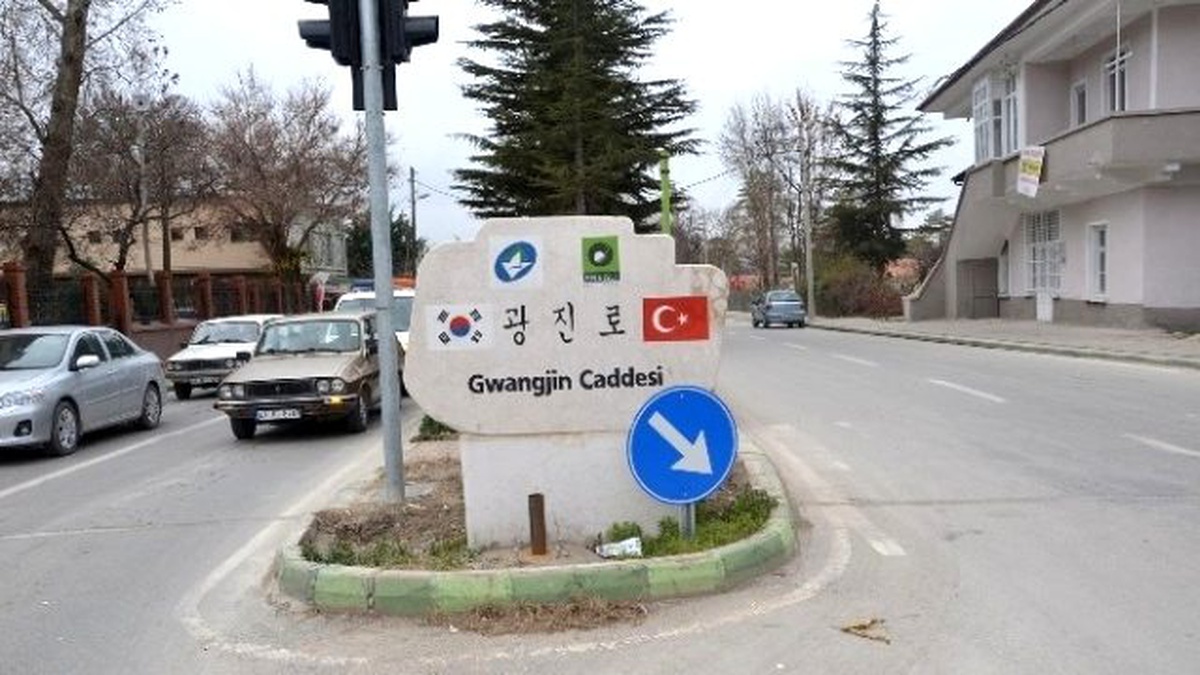 Ereğli\'de Gwangjin Yazılı Mermer Sütun Kaldırıldı