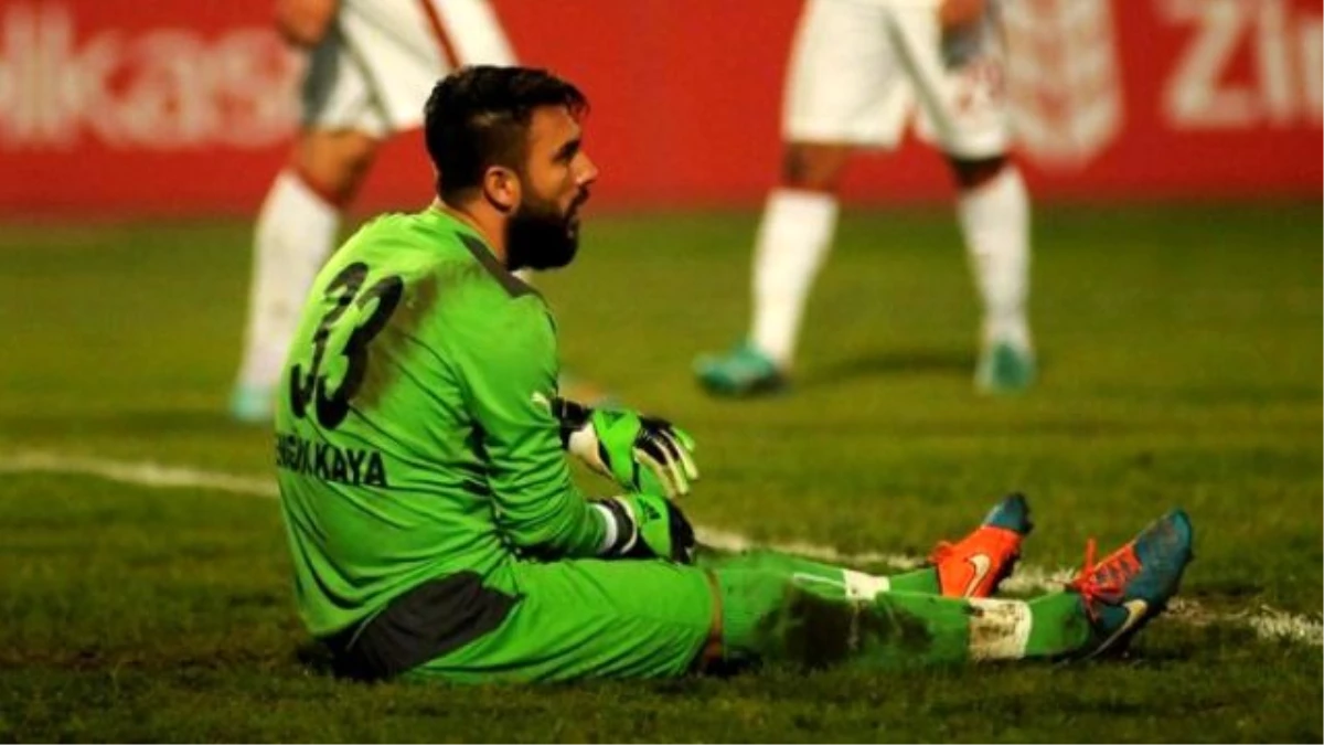Galatasaray\'dan 9 Gol Yiyen Kaleci PDFK\'ya Sevk Edildi
