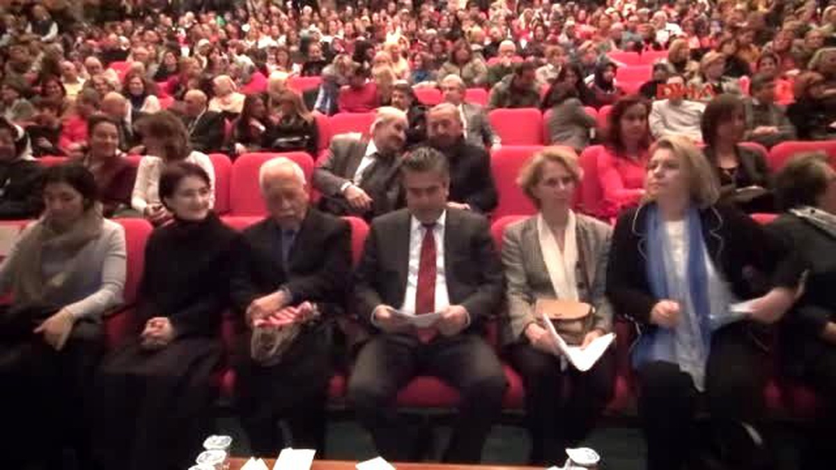 Mevlana Toplantısında Üniversitelilerin Vali Protestosu
