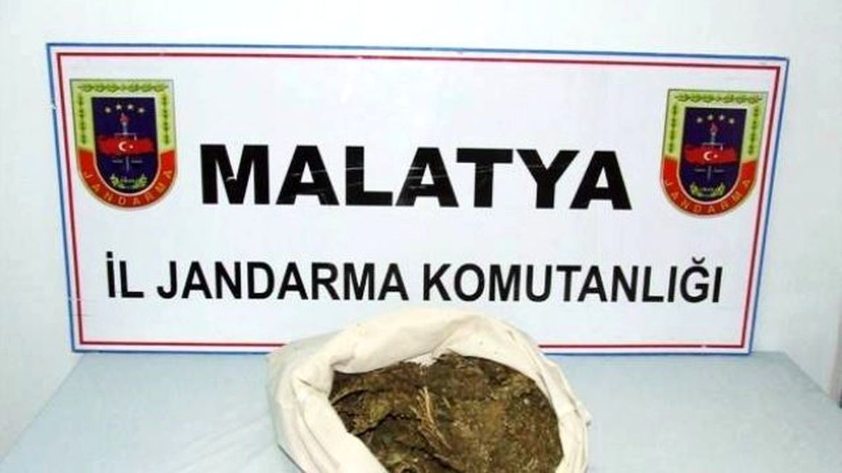 Otomobilde Esrar Ele Geçirildi