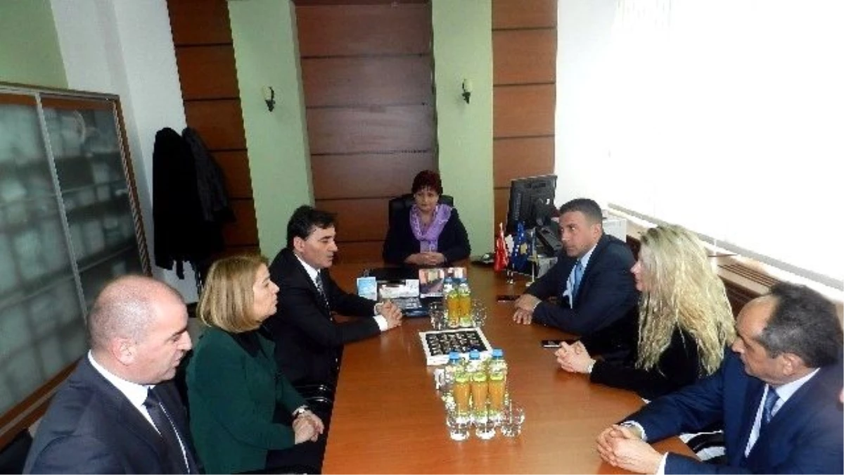 Priştine Büyükelçisi Ozan, Kosovalı Azınlık Milletvekilleriyle Görüştü