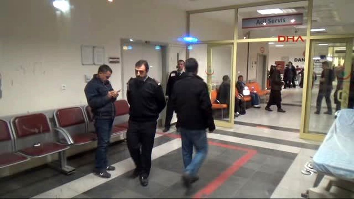 Siverek\'te Askeri Araç Devrildi 6 Yaralı