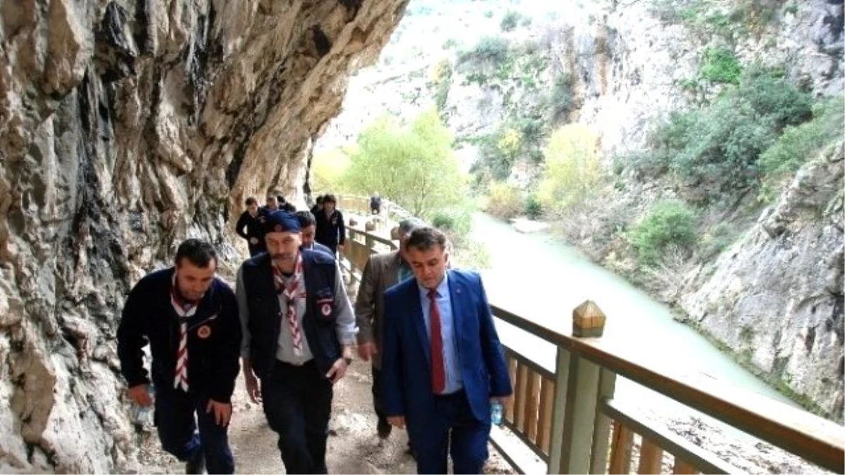 Subaşı, Karaisalı\'da Tarihi ve Turistik Yerleri Gezdi