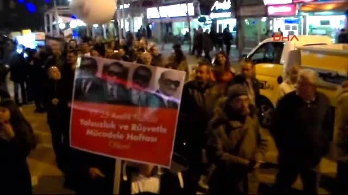 Uşak\'ta \'17 Aralık\' Yürüyüşle Protesto Edildi