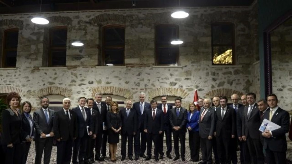 Başbakan Davutoğlu, İstanbul\'da