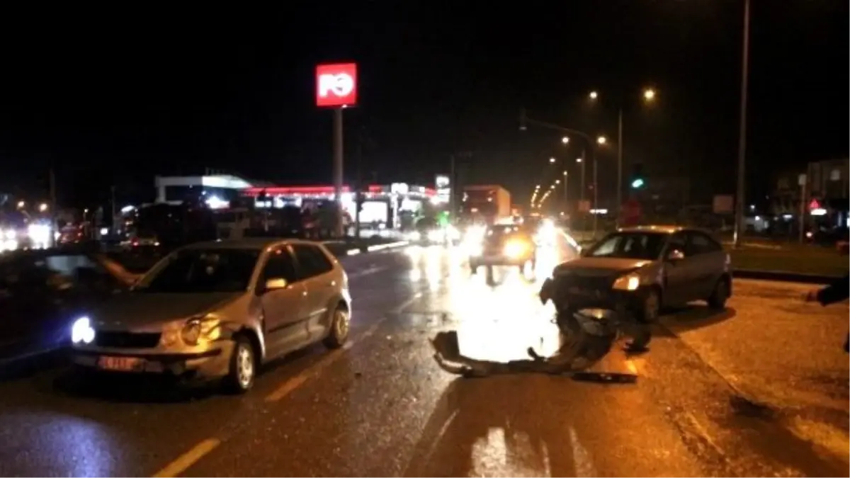 Çarşamba\'da Trafik Kazası: 2 Yaralı