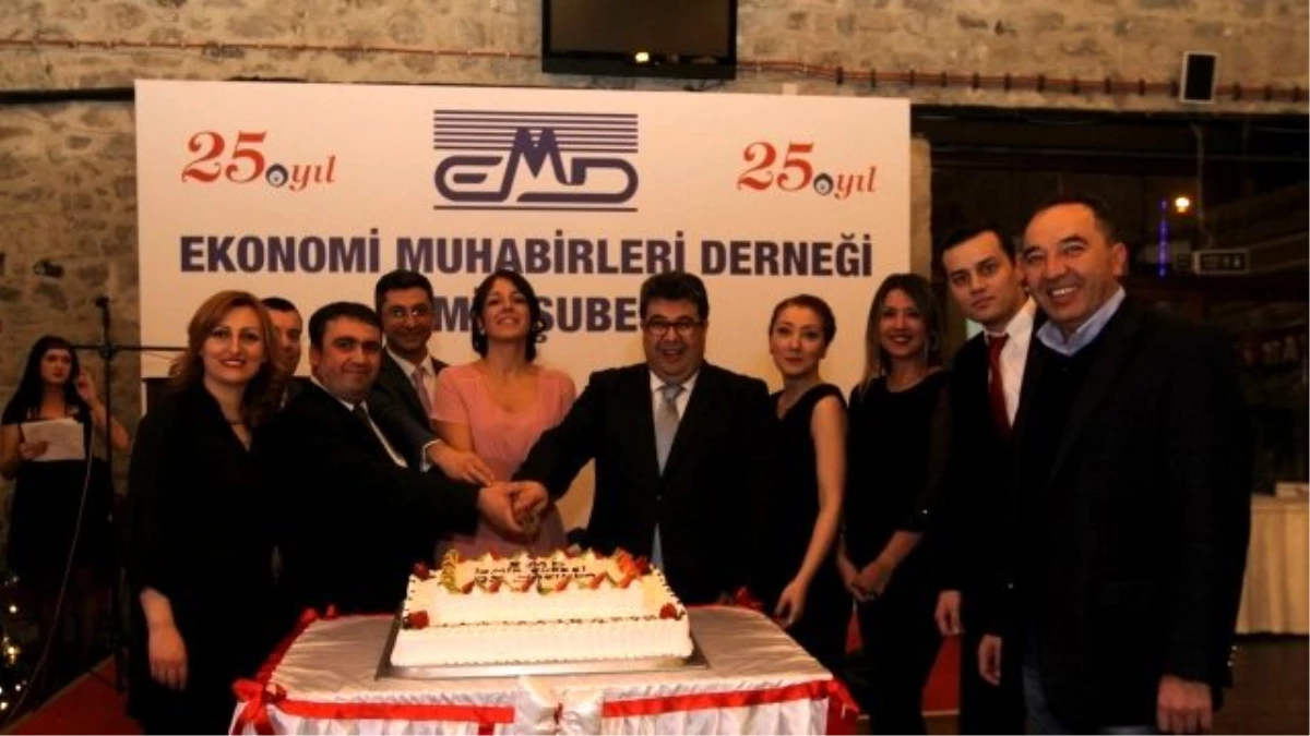 EMD İzmir Şubesi\'nin 25. Kuruluş Yıldönümü Gururu