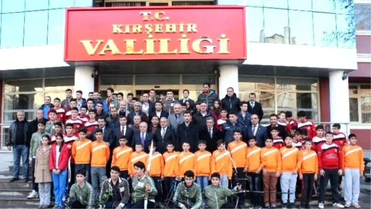 Kırşehir Valisinden Sporculara Obezite ve Milli İçecek Uyarısı