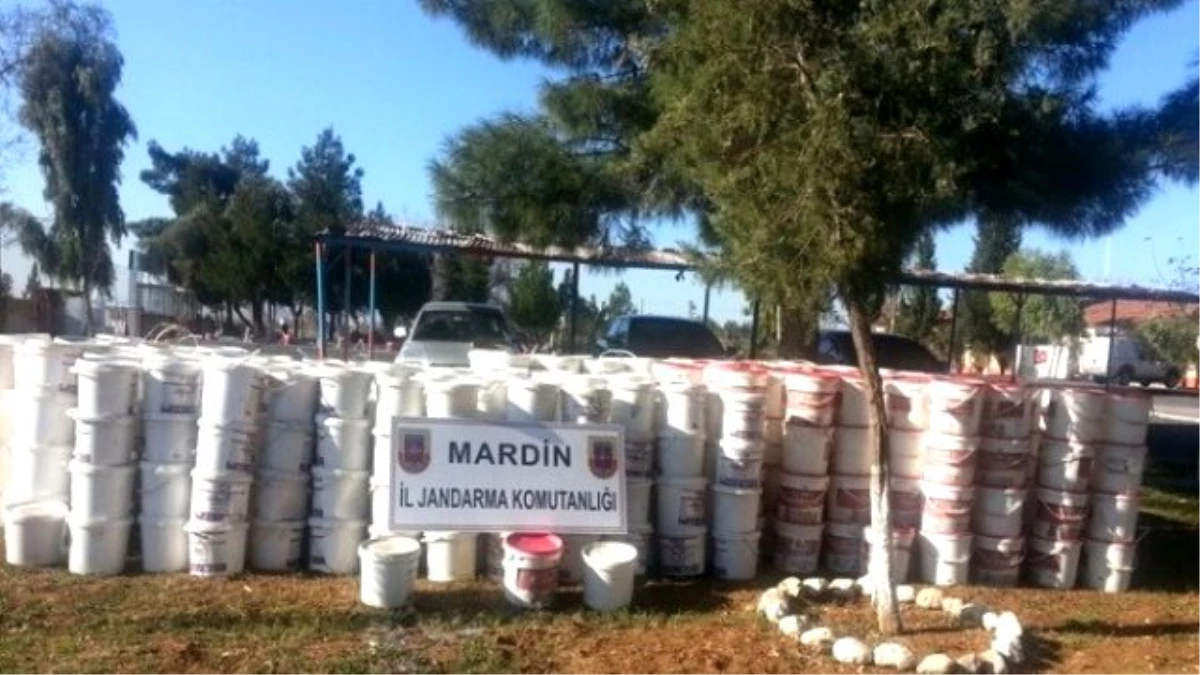 Mardin\'de 11 Ton Kaçak Plastik Boya Ele Geçirildi