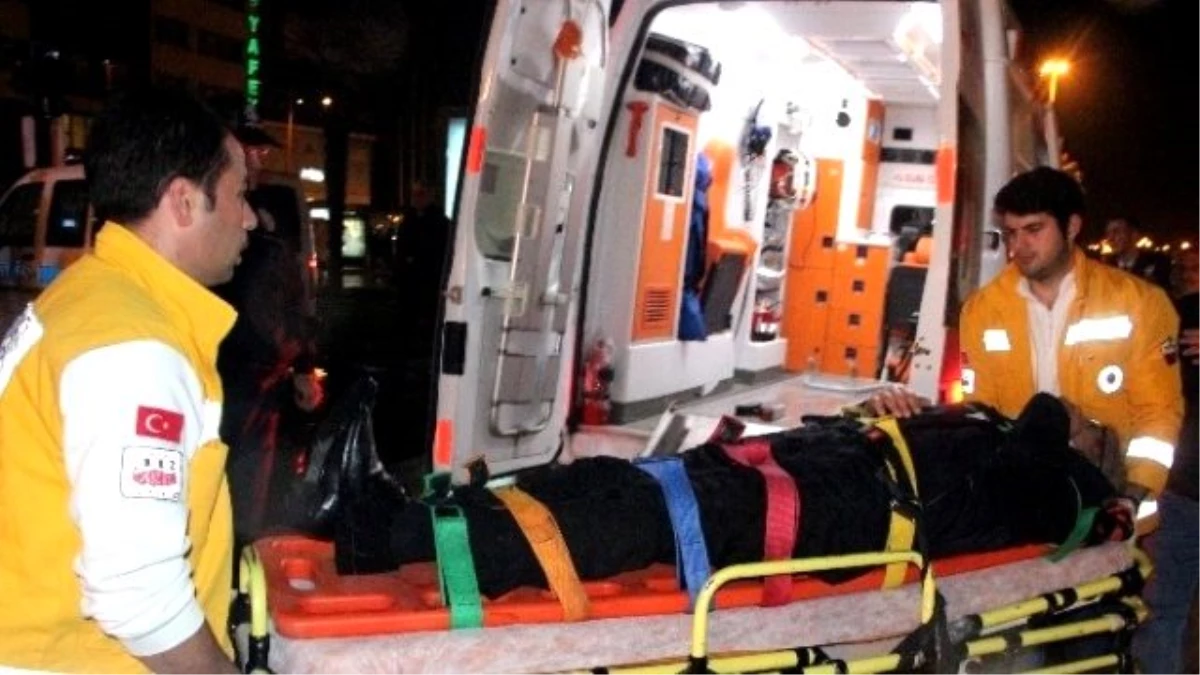 Samsun\'da Otomobil Yayaya Çarptı: 1 Yaralı