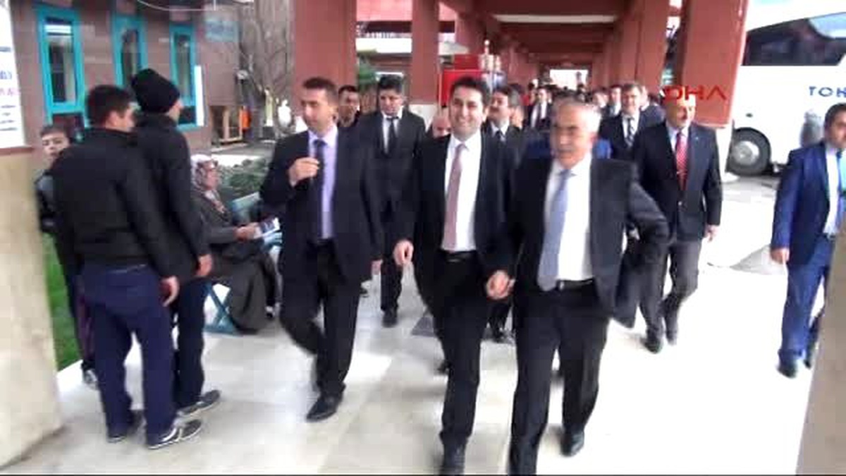 Tokat\'ta Otobüs Yolcularına Kitap Hediye Edildi