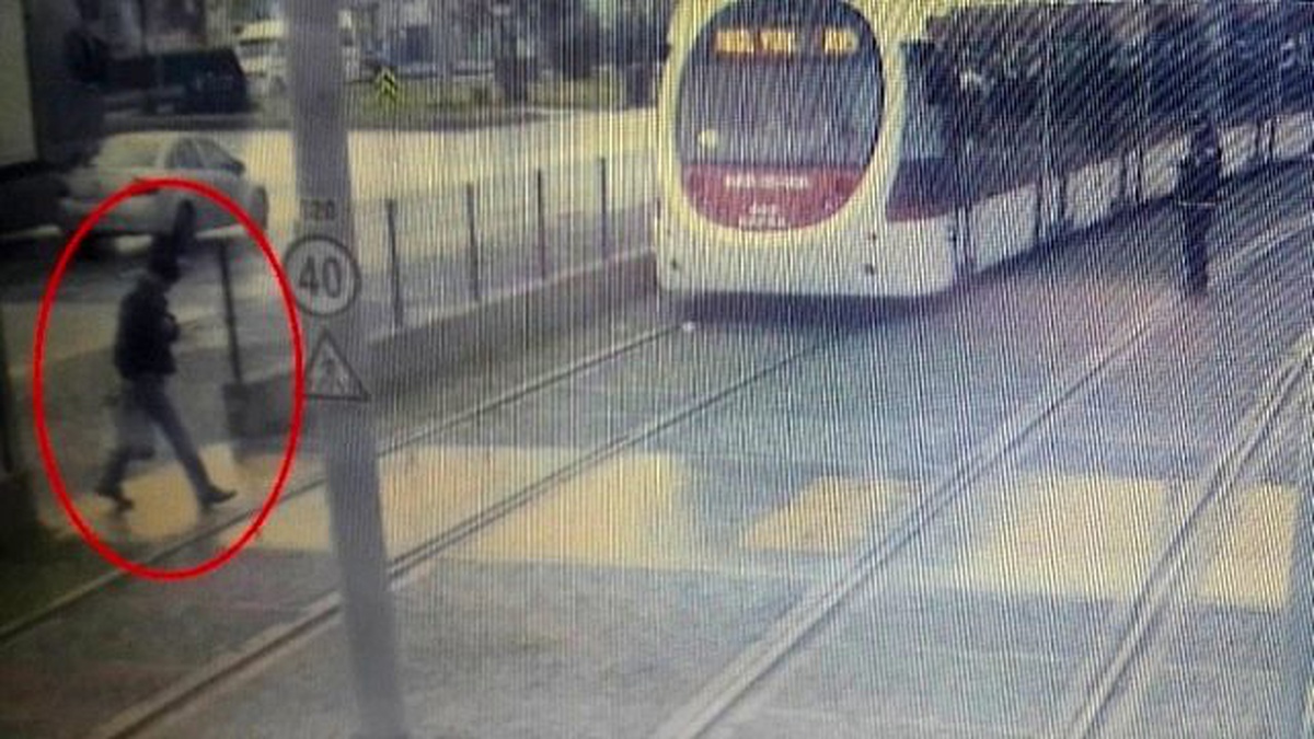 Tramvay Yolundaki Kazalar Güvenlik Kamerasında