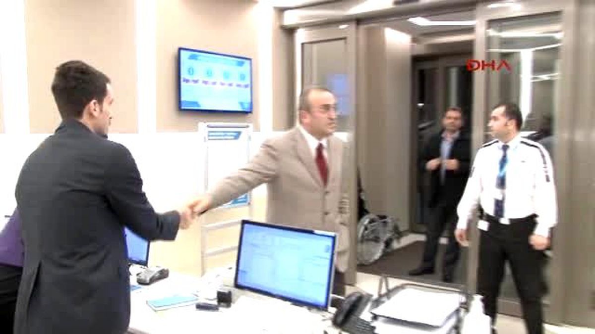 Abdurrahim Albayrak\'ın Dişleri Döküldü