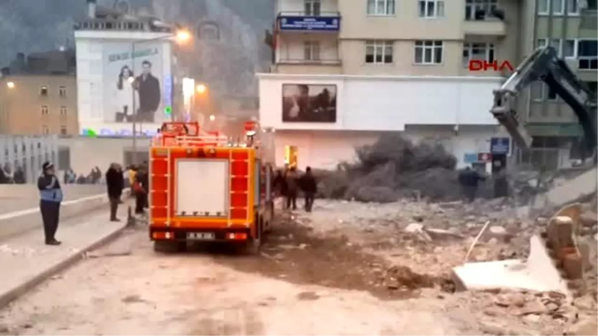 Amasya- İşhanının Yıkımı Sırasında Bina Çöktü