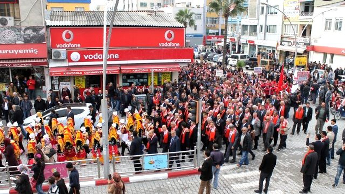 Festival Kortej Yürüyüşü Görsel Bir Şova Dönüştü