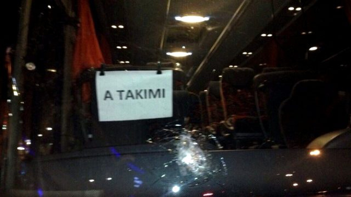 Kayserispor Kafilesine Taşlı Saldırı