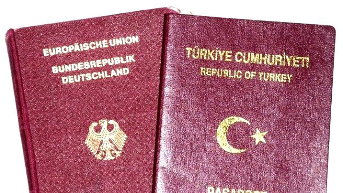 Almanya\'da Çifte Vatandaşlık Hakkı Sağlayacak Yasa Yürürlüğe Girdi
