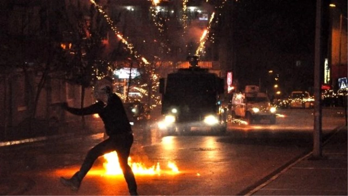 Tunceli\'de İzinsiz Gösteriye Polis Müdahalesi