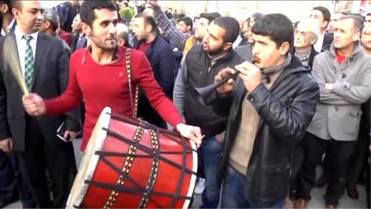 Bakan Eker, Restoran Açılışına Katıldı