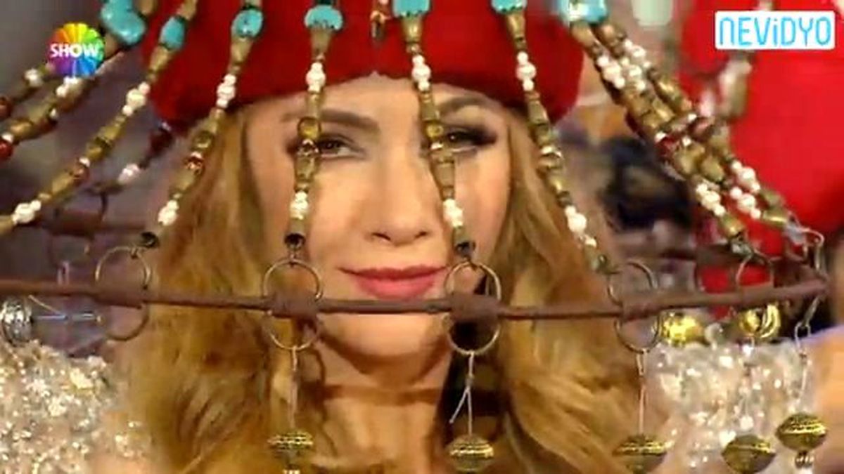 Dansından Çok Kostümü Dikkat Çekti