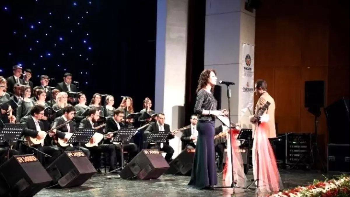 Neşet Ertaş Konserle Anıldı