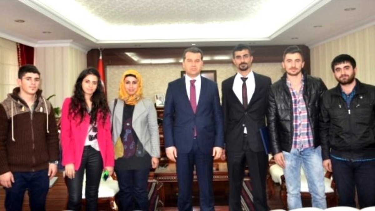 Öğrenci Konseyi Vali Çelik\'i Ziyaret Etti