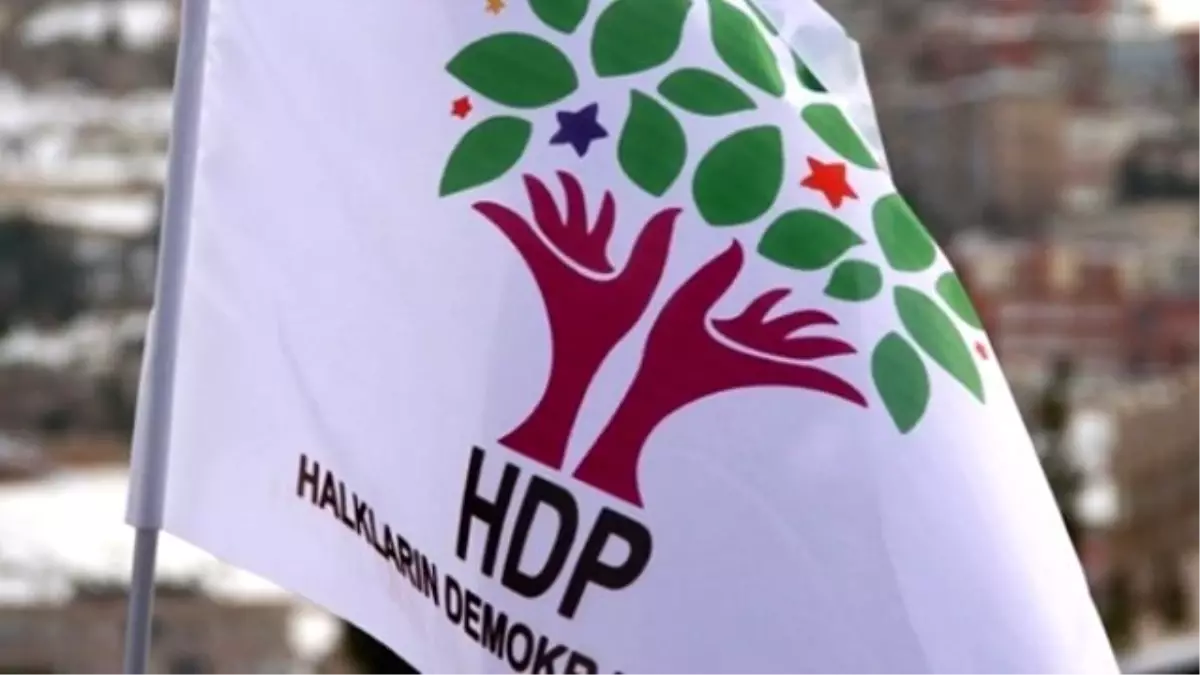 Sakarya\'da HDP İl Başkanlığı\'nı Kundaklama Girişimi