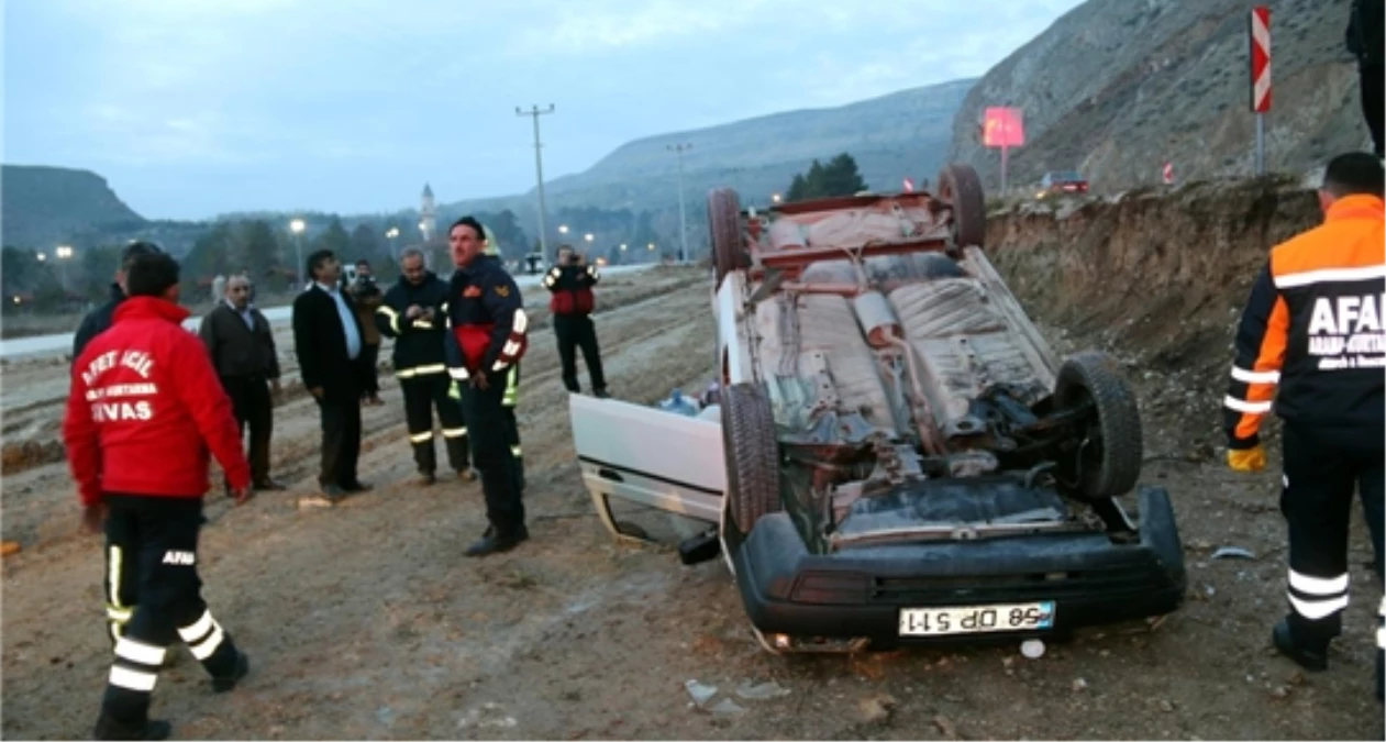 Sivas\'ta Trafik Kazası: 2 Yaralı