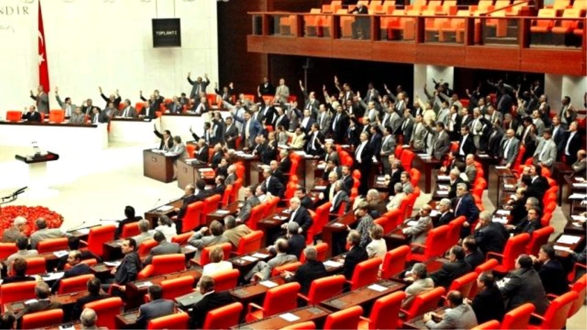 Meclis\'teki Oylamanın Ardından 4 Eski Bakanın Durumu Belli Olacak