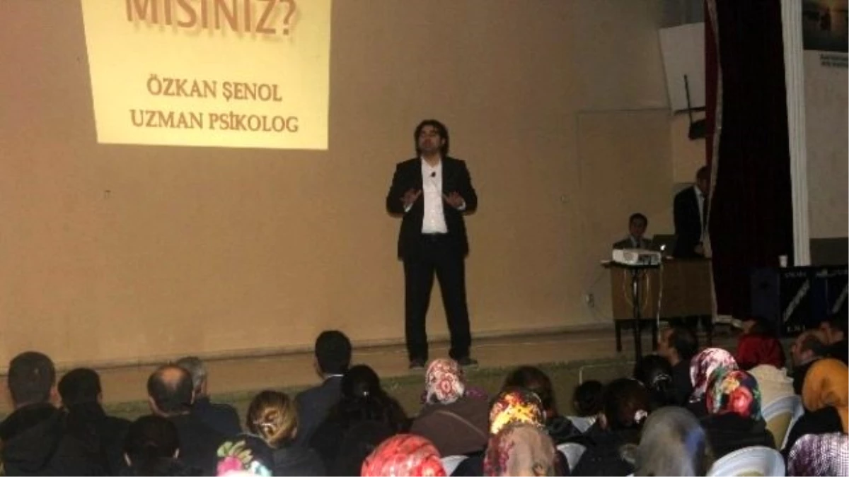 Beyşehir\'de Öğretmenlere ve Velilerine Eğitim Semineri
