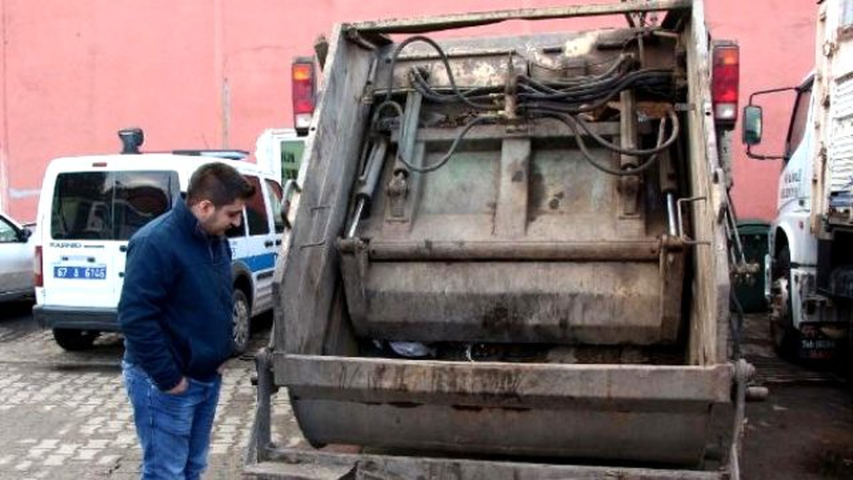 Çöp Kamyonunun Çarptığı Temizlik İşçisi Öldü