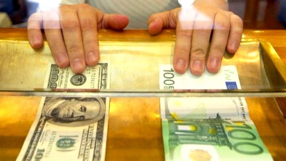 Dolar 2,3140, Avro 2,8350 Liradan Haftaya Başladı